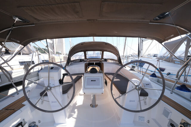 Bavaria Cruiser 34 - 2 cab. Dory 2